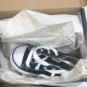 Unisex converse size 7